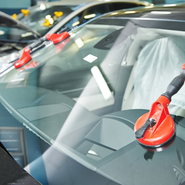 Auto glass company to contact when windshield is broken  in South Carolina